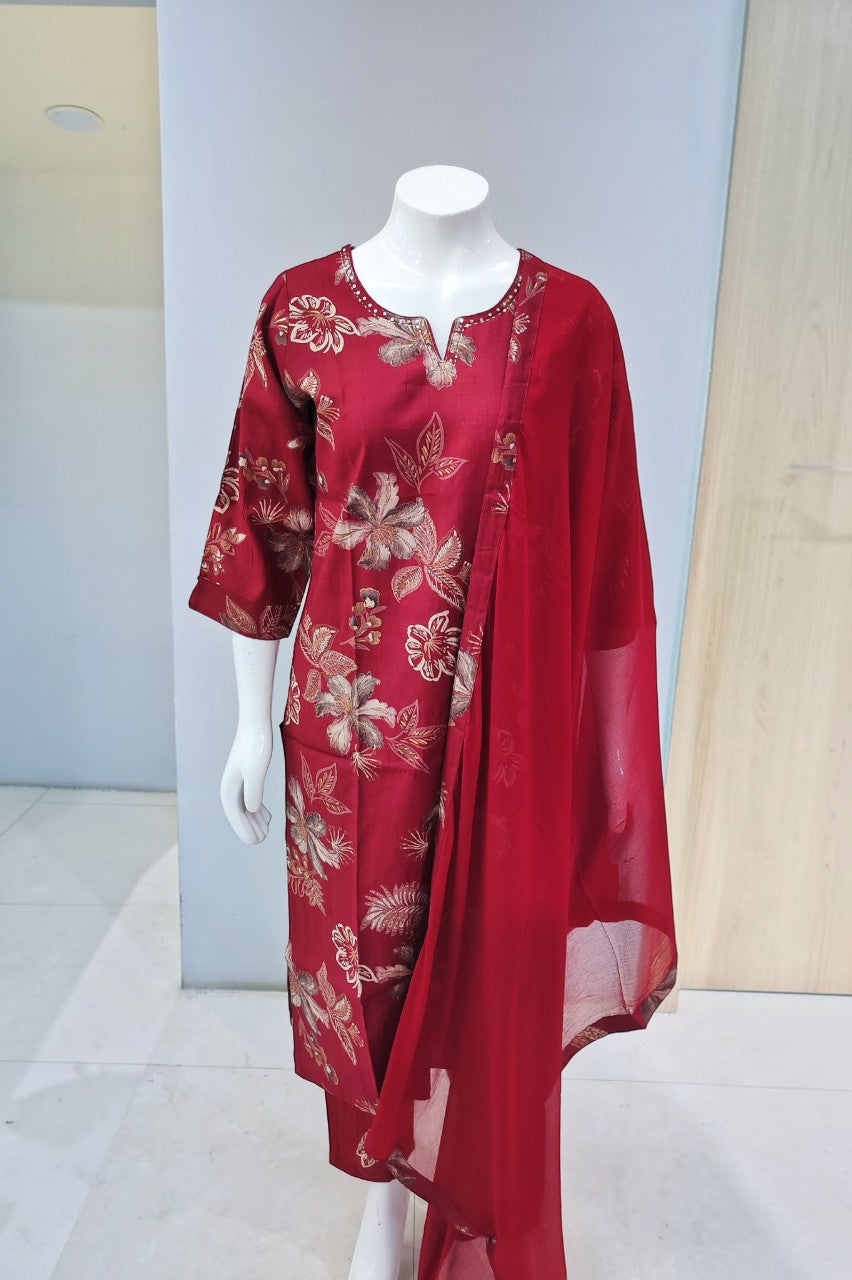 Casual Wear Kurti Set paired with Chiffon Dupatta