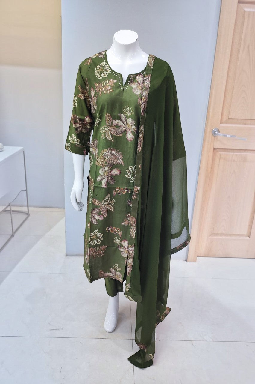 Casual Wear Kurti Set paired with Chiffon Dupatta