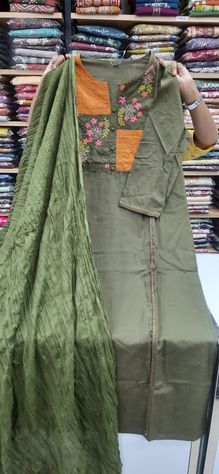 Kurti Set - French knots - Green