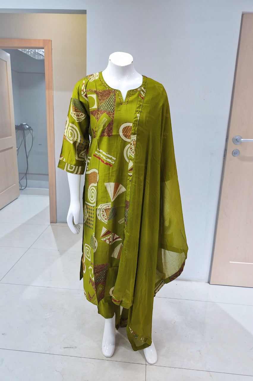 Casual Wear Kurti Set paired with Chiffon Dupatta