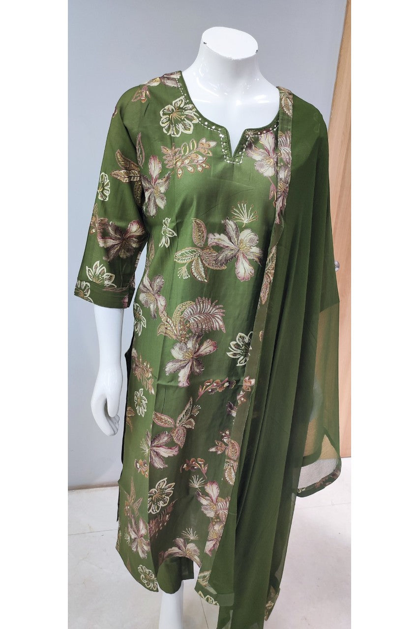 Casual Wear Kurti Set paired with Chiffon Dupatta