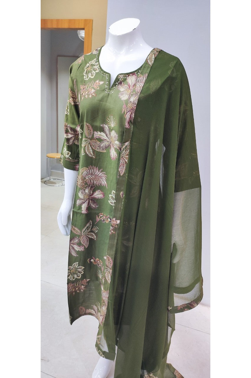 Casual Wear Kurti Set paired with Chiffon Dupatta