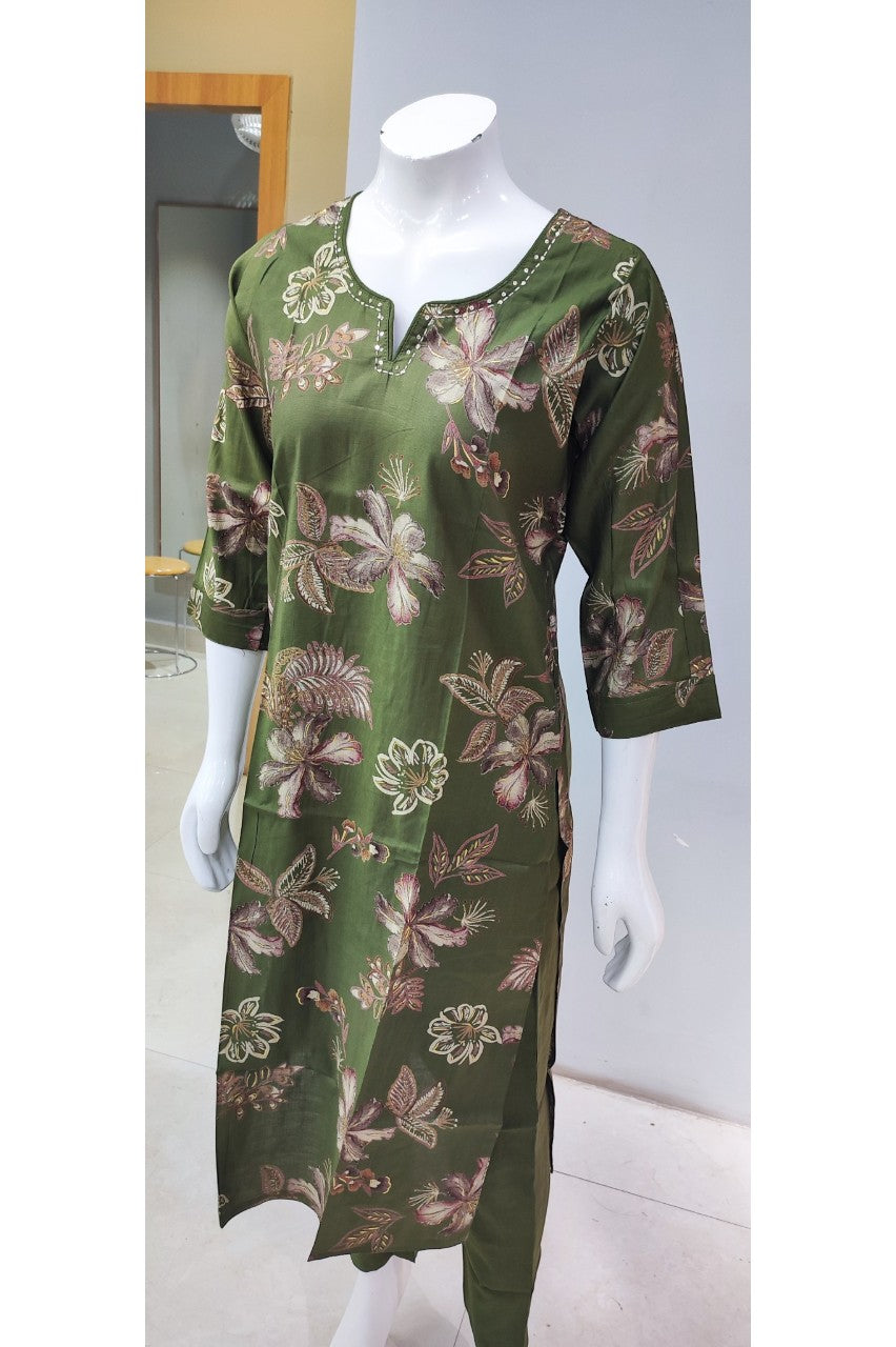 Casual Wear Kurti Set paired with Chiffon Dupatta
