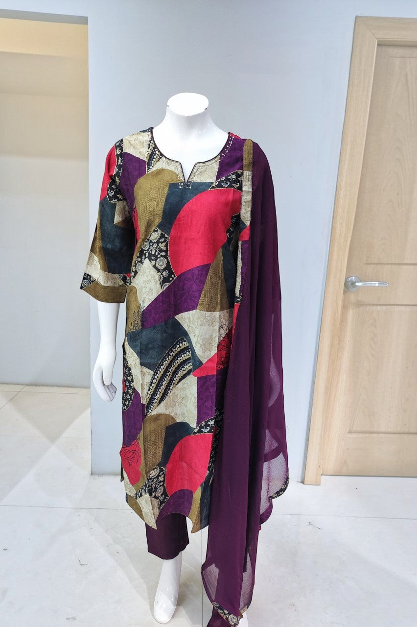 Casual Wear Kurti Set paired with Chiffon Dupatta