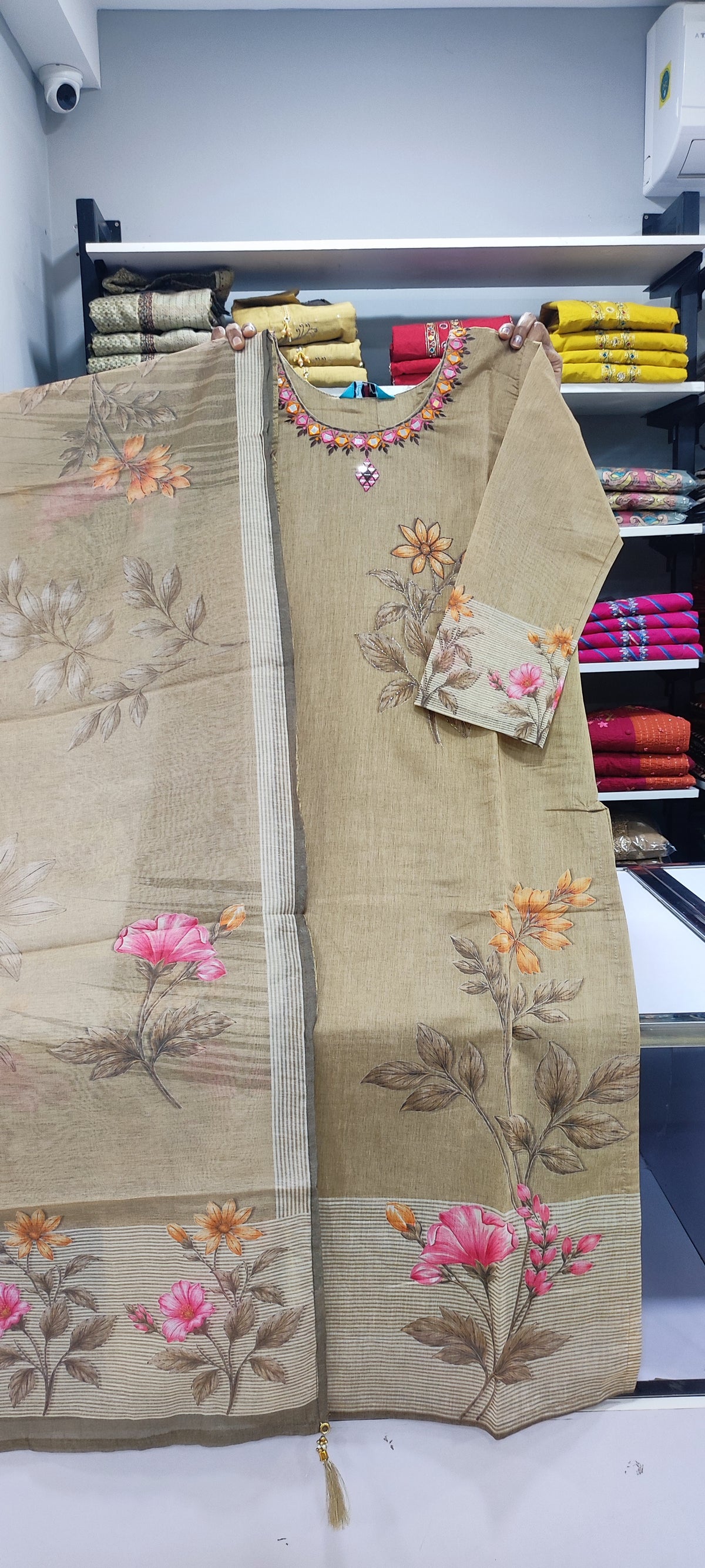 Party Wear Kurti Sets - Photo 3