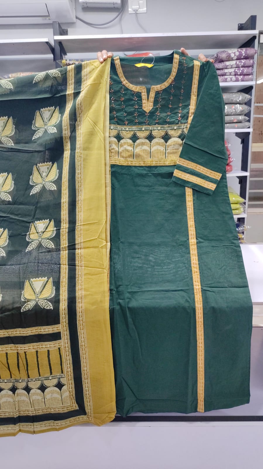 Kurti Set - Green - Aplic Work